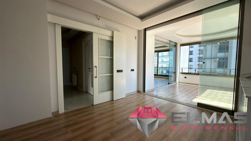 Elmas'tan Batıkent'te Havuzlu 3 Banyolu Yeni Nesil 4+1