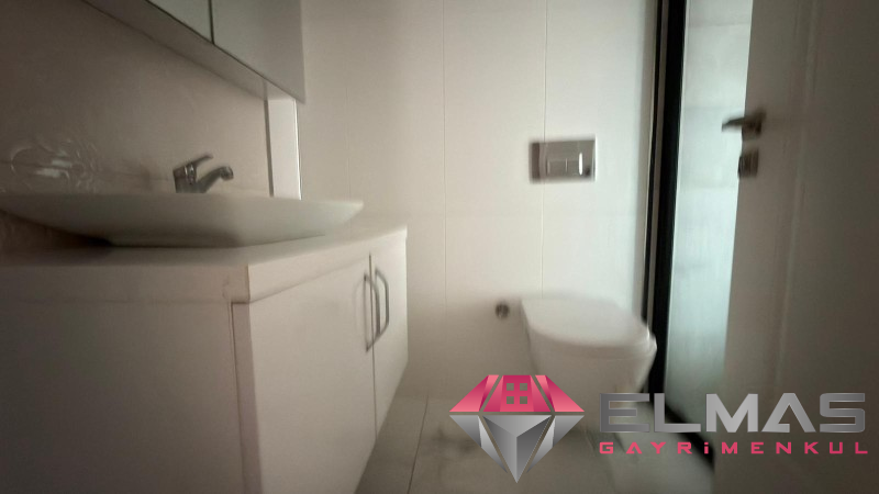 Elmas'tan Batıkent'te Havuzlu 3 Banyolu Yeni Nesil 4+1