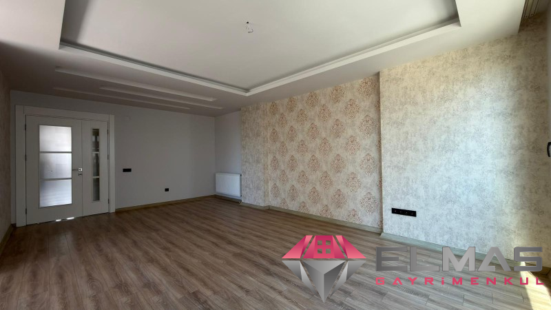 Elmas'tan Batıkent'te Havuzlu 3 Banyolu Yeni Nesil 4+1