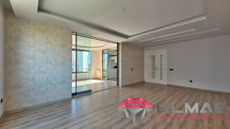 Elmas'tan Batıkent'te Havuzlu 3 Banyolu Yeni Nesil 4+1