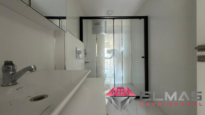 Elmas'tan Batıkent'te Havuzlu 3 Banyolu Yeni Nesil 4+1