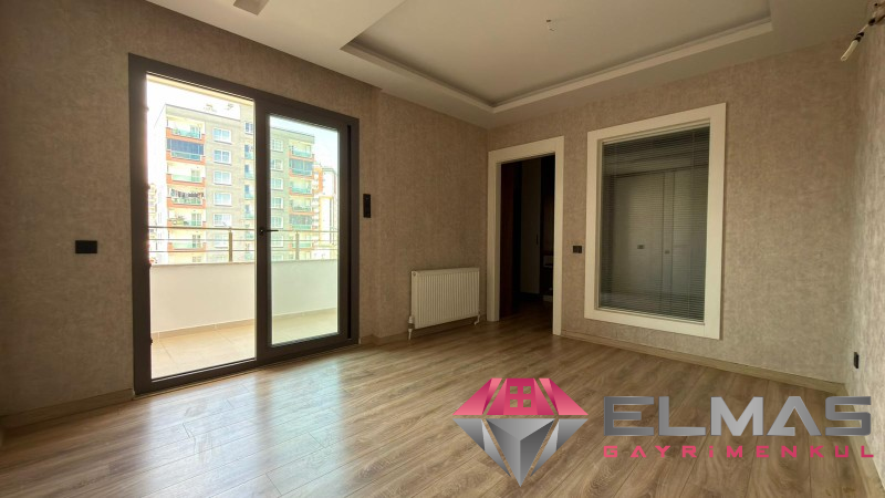 Elmas'tan Batıkent'te Havuzlu 3 Banyolu Yeni Nesil 4+1