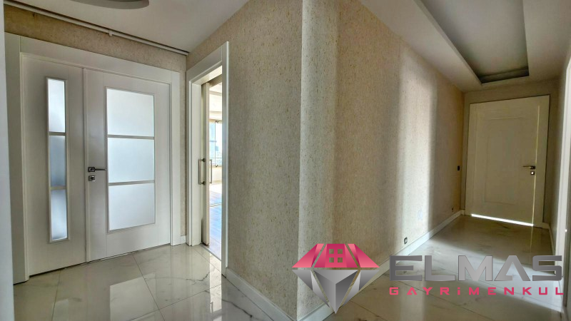 Elmas'tan Batıkent'te Havuzlu 3 Banyolu Yeni Nesil 4+1