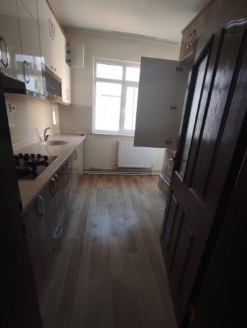 HÜRRİYET MAHALLESİNDE SATILIK 2+1 FIRSAT DAİRE