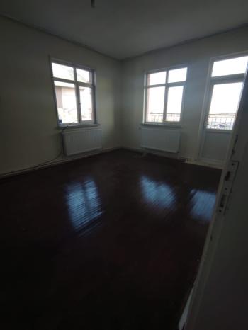 HÜRRİYET MAHALLESİNDE SATILIK 2+1 FIRSAT DAİRE