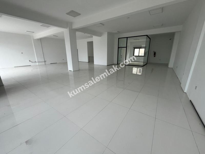 KÜÇÜK KAYMAKLI  ANACADDE ÜZERİNDE KİRALIK İŞ YERİ 