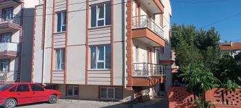 AFYON ÜÇOK EMLAKTAN KANLICA MAH TEMİZ BAKIMLI 2+1 85M² SATILIK DAİRE 