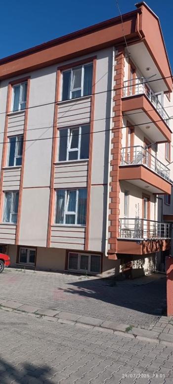 AFYON ÜÇOK EMLAKTAN KANLICA MAH TEMİZ BAKIMLI 2+1 85M² SATILIK DAİRE 
