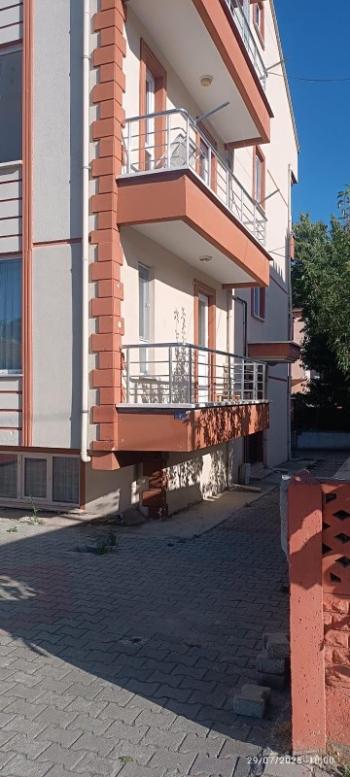 AFYON ÜÇOK EMLAKTAN KANLICA MAH TEMİZ BAKIMLI 2+1 85M² SATILIK DAİRE 