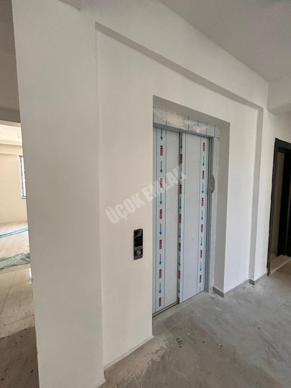 AFYON ÜÇOK EMLAKTAN ALİ İHSAN PAŞA MAH SATILIK ASANSÖRLÜ SIFIR LÜX 3+1 DAİRE