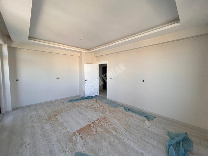 AFYON ÜÇOK EMLAKTAN ALİ İHSAN PAŞA MAH SATILIK ASANSÖRLÜ SIFIR LÜX 3+1 DAİRE