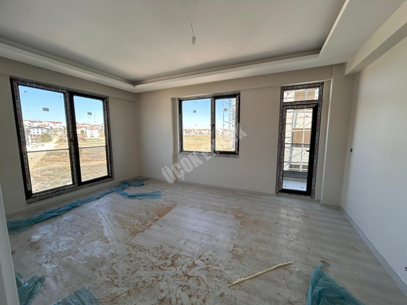 AFYON ÜÇOK EMLAKTAN ALİ İHSAN PAŞA MAH SATILIK ASANSÖRLÜ SIFIR LÜX 3+1 DAİRE