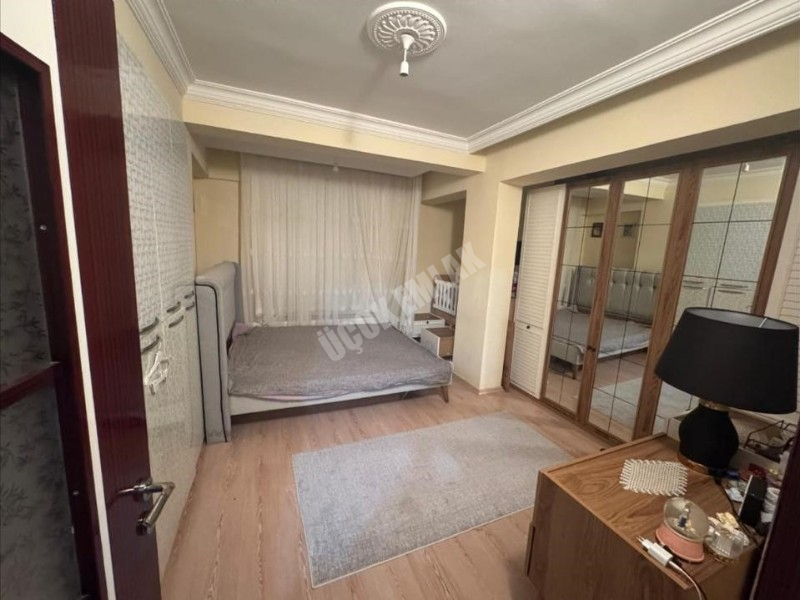 AFYON ÜÇOK EMLAKTAN KANLICA MAH TEMİZ BAKIMLI 2+1 85M² SATILIK DAİRE 