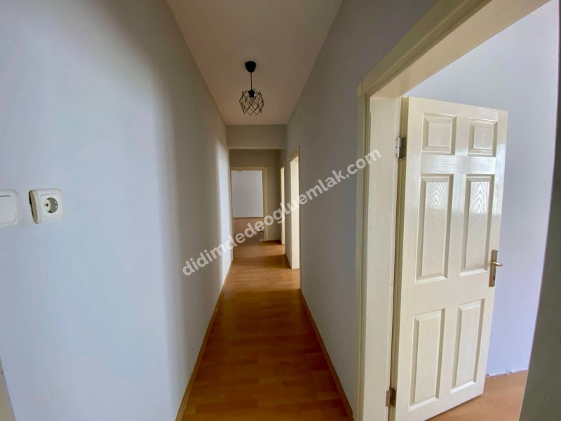 DİDİM ŞEHİR MERKEZİNDE SATILIK 2+1 AYRI MUTFAK DAİRE