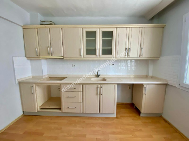 DİDİM ŞEHİR MERKEZİNDE SATILIK 2+1 AYRI MUTFAK DAİRE