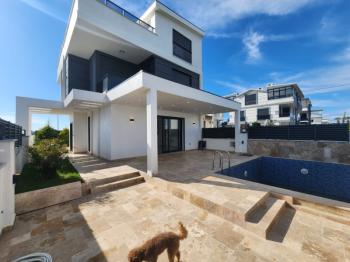 DİDİM EFELER MAHALLESİ’NDE 4+1 ULTRA LÜKS | HAVUZLU | ÖZEL OTOPARKLI | EBEVEYN BANYOLU | GÜNEŞ ALAN TERASI DENİZ MANZARALI SATILIK MÜSTAKİL VİLLA