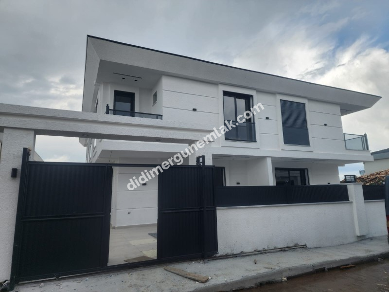 DİDİM EFELER MAHALLESİ’NDE TAM MÜSTAKİL ULTRA LÜKS 3+1 | ÖZEL HAVUZLU | OTOPARKLI | MÜSTAKİL GİRİŞ | 3 BANYOLU | EBEVEYN BANYOLU | OTOMATİK PANJURLU | GÜNEY-BATI CEPHE SATILIK VİLLA