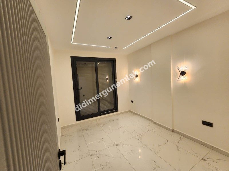 DİDİM EFELER MAHALLESİ’NDE TAM MÜSTAKİL ULTRA LÜKS 3+1 | ÖZEL HAVUZLU | OTOPARKLI | MÜSTAKİL GİRİŞ | 3 BANYOLU | EBEVEYN BANYOLU | OTOMATİK PANJURLU | GÜNEY-BATI CEPHE SATILIK VİLLA