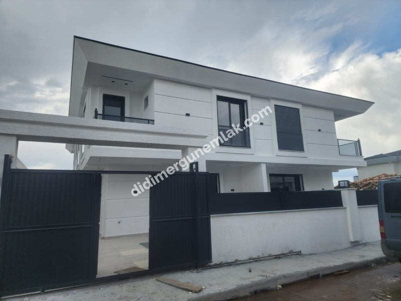 DİDİM EFELER MAHALLESİ’NDE TAM MÜSTAKİL ULTRA LÜKS 3+1 | ÖZEL HAVUZLU | OTOPARKLI | MÜSTAKİL GİRİŞ | 3 BANYOLU | EBEVEYN BANYOLU | OTOMATİK PANJURLU | GÜNEY-BATI CEPHE SATILIK VİLLA
