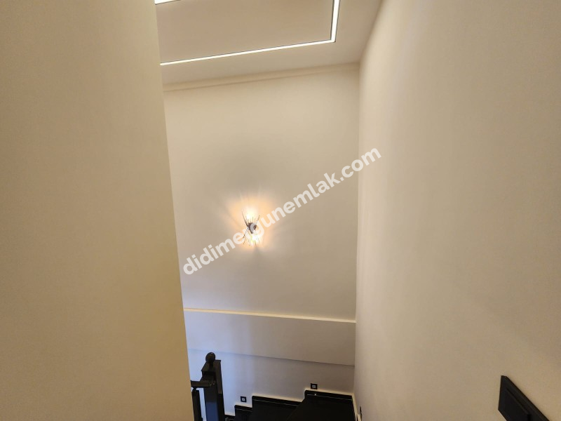 DİDİM EFELER MAHALLESİ’NDE TAM MÜSTAKİL ULTRA LÜKS 3+1 | ÖZEL HAVUZLU | OTOPARKLI | MÜSTAKİL GİRİŞ | 3 BANYOLU | EBEVEYN BANYOLU | OTOMATİK PANJURLU | GÜNEY-BATI CEPHE SATILIK VİLLA