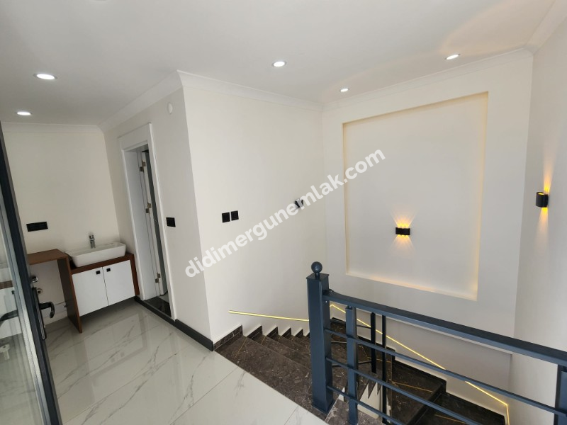 DİDİM EFELER MAHALLESİ’NDE 4+1 ULTRA LÜKS | HAVUZLU | ÖZEL OTOPARKLI | EBEVEYN BANYOLU | GÜNEŞ ALAN TERASI DENİZ MANZARALI SATILIK MÜSTAKİL VİLLA