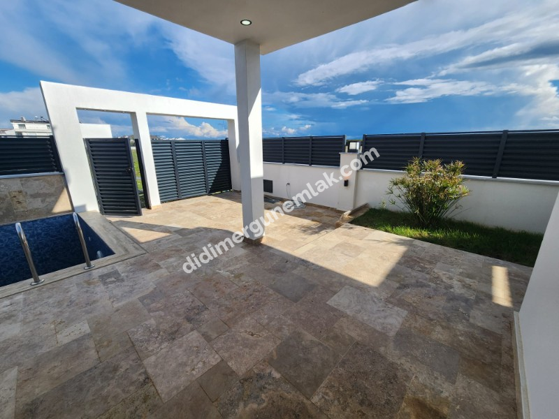 DİDİM EFELER MAHALLESİ’NDE 4+1 ULTRA LÜKS | HAVUZLU | ÖZEL OTOPARKLI | EBEVEYN BANYOLU | GÜNEŞ ALAN TERASI DENİZ MANZARALI SATILIK MÜSTAKİL VİLLA