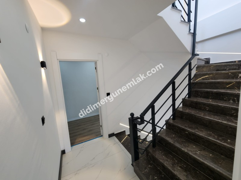 DİDİM EFELER MAHALLESİ’NDE 4+1 ULTRA LÜKS | HAVUZLU | ÖZEL OTOPARKLI | EBEVEYN BANYOLU | GÜNEŞ ALAN TERASI DENİZ MANZARALI SATILIK MÜSTAKİL VİLLA