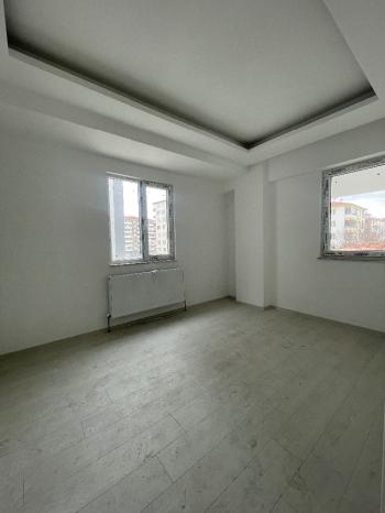 GÜVENAY - ÇORUM ULUKVAK İKİZLER BENZİNLİĞİ ARKASI ARA KAT SATILIK DAİRE