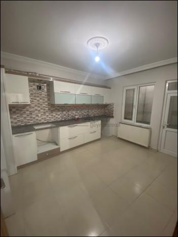 GÜVENAY - ÇORUM ULUKAVAK MAH. CUMHURİYET ORTAOKULU YANI  3+1 KİRALIK DAİRE