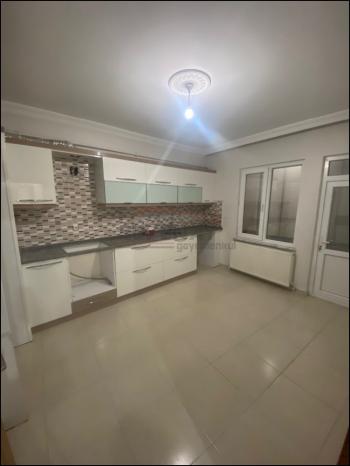 GÜVENAY - ÇORUM ULUKAVAK MAH. CUMHURİYET ORTAOKULU YANI  3+1 KİRALIK DAİRE