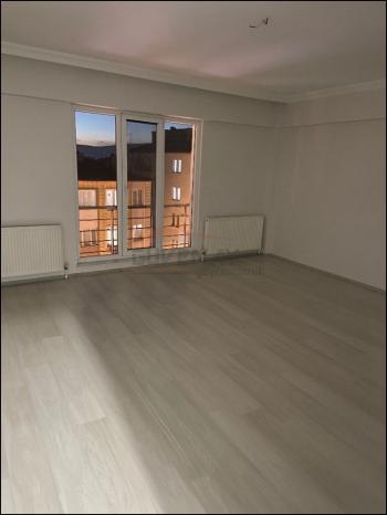 GÜVENAY - ÇORUM ULUKAVAK MAH. CUMHURİYET ORTAOKULU YANI  3+1 KİRALIK DAİRE