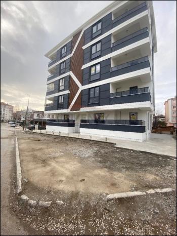 GÜVENAY - ÇORUM ULUKAVAK MAH. UBEYDİ GAZİ OKULU KARŞISI 2+1 SATILIK DAİRE
