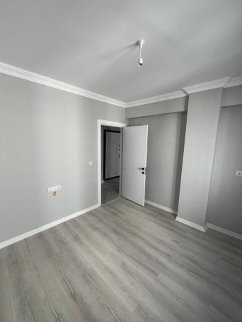 ÜNİVERSİTE BÖLGESİNDE SATILIK 2+0 DAİRE