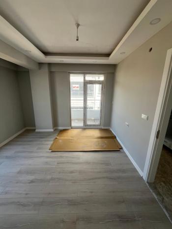 ÜNİVERSİTE BÖLGESİNDE SATILIK 2+0 DAİRE