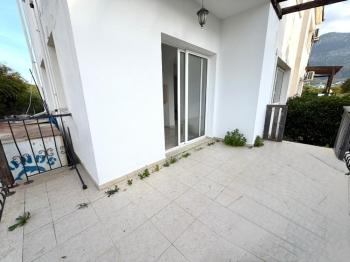 KKTC Girne Lapta The Cove Sitesi Satılık Bahçeli 2+1 Fırsat Daire