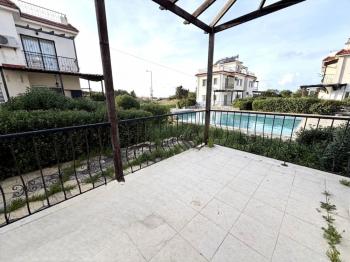 KKTC Girne Lapta The Cove Sitesi Satılık Bahçeli 2+1 Fırsat Daire