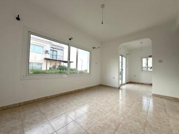 KKTC Girne Lapta The Cove Sitesi Satılık Bahçeli 2+1 Fırsat Daire