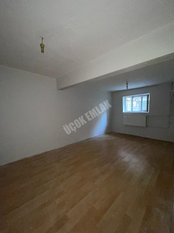 AFYON ÜÇOK EMLAKTAN DERVİŞPAŞA MAH 1+1 50M² KİRALIK DAİRE 
