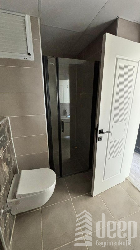 GENİŞ OTURUMLU YENİ BİNADA 1+1 SATILIK DAİRE