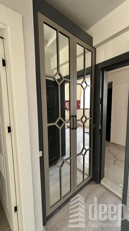 GENİŞ OTURUMLU YENİ BİNADA 1+1 SATILIK DAİRE