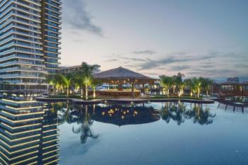 İSKEKLE LONGBEACH BÖLGESİNDE 7 YILDIZLI REZİDANS İLE OTEL KONSEPTLİ SATILIK 2+1 DAİRE