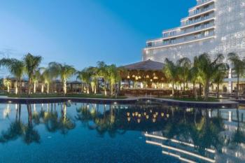 İSKEKLE LONGBEACH BÖLGESİNDE 7 YILDIZLI REZİDANS İLE OTEL KONSEPTLİ SATILIK 2+1 DAİRE