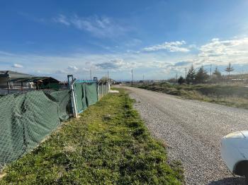 GÜVENAY - ÇORUM BUHARAEVLER MAH. İBRAHİM ÇAYIRI SATILIK 1090 M2 VİLLA ARSA