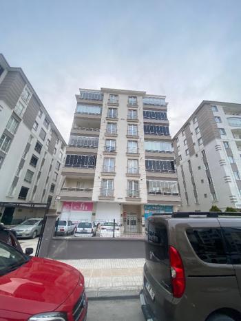 GÜVENAY - ÇORUM İKBAL IŞIKLARI OSMANCIK CADDESİ ÜZERİ 3+1 SATILIK DAİRE 