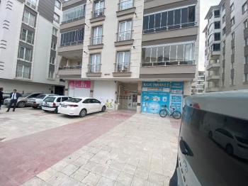 GÜVENAY - ÇORUM İKBAL IŞIKLARI OSMANCIK CADDESİ ÜZERİ 3+1 SATILIK DAİRE 