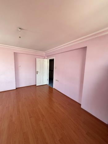 GÜVENAY - ÇORUM ULUKAVAK MAH. PAZARTESİ PAZARI CİVARI 3+1 KİRALIK DAİRE