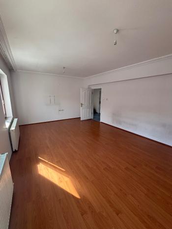 GÜVENAY - ÇORUM ULUKAVAK MAH. PAZARTESİ PAZARI CİVARI 3+1 KİRALIK DAİRE