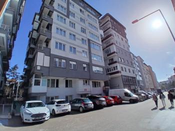 GÜVENAY - ÇORUM PİRBABA ÇAMLIĞI KARŞISI BAKIMLI 2+1 SATILIK  DAİRE