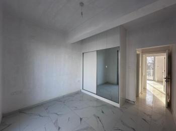 Kıbrıs Girne Lapta Bölgesinde Türk Tapulu Havuzlu Site İçerisinde Satılık 2+1 Daire