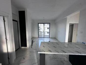 Kıbrıs Girne Lapta Bölgesinde Türk Tapulu Havuzlu Site İçerisinde Satılık 2+1 Daire